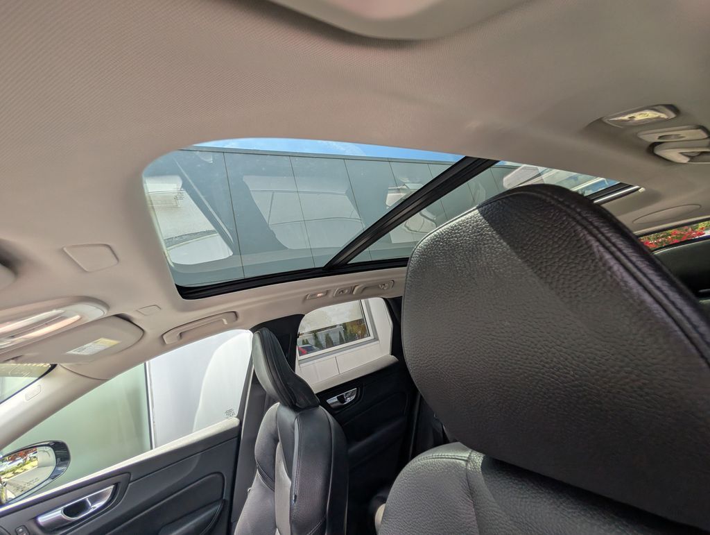 2024 Volvo XC60 B5 Plus Dark Theme Hunt Valley MD