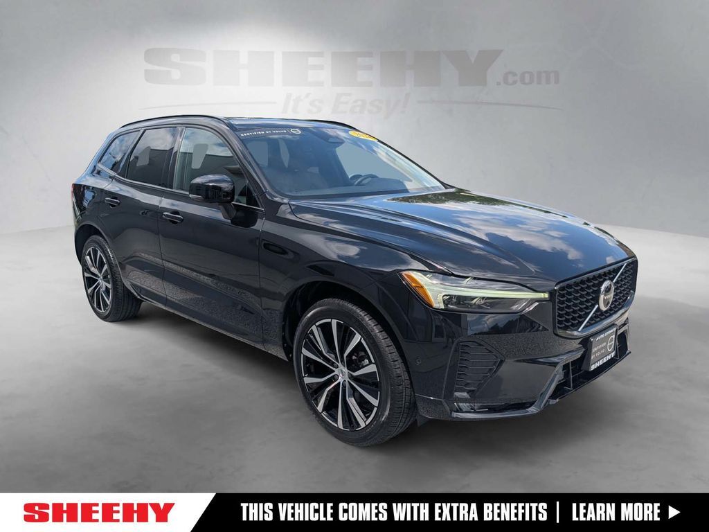 2024 Volvo XC60 B5 Plus Dark Theme