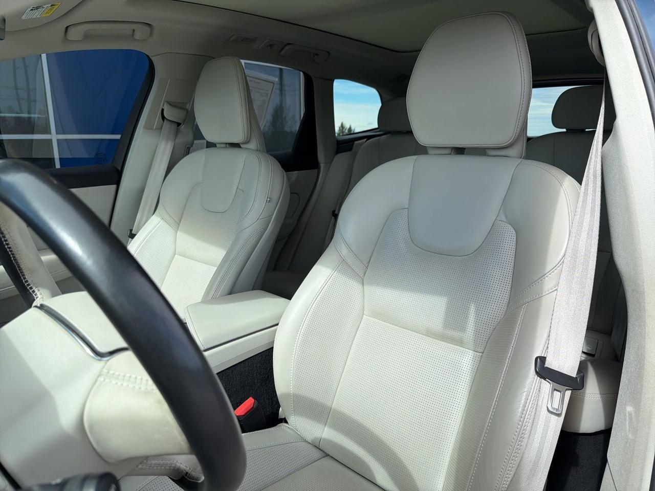 2024 Volvo XC60 B5 Ultimate Dark Theme Bend OR