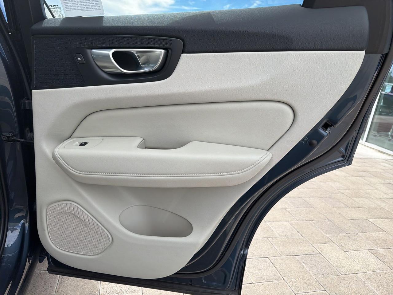 2024 Volvo XC60 B5 Ultimate Dark Theme Bend OR