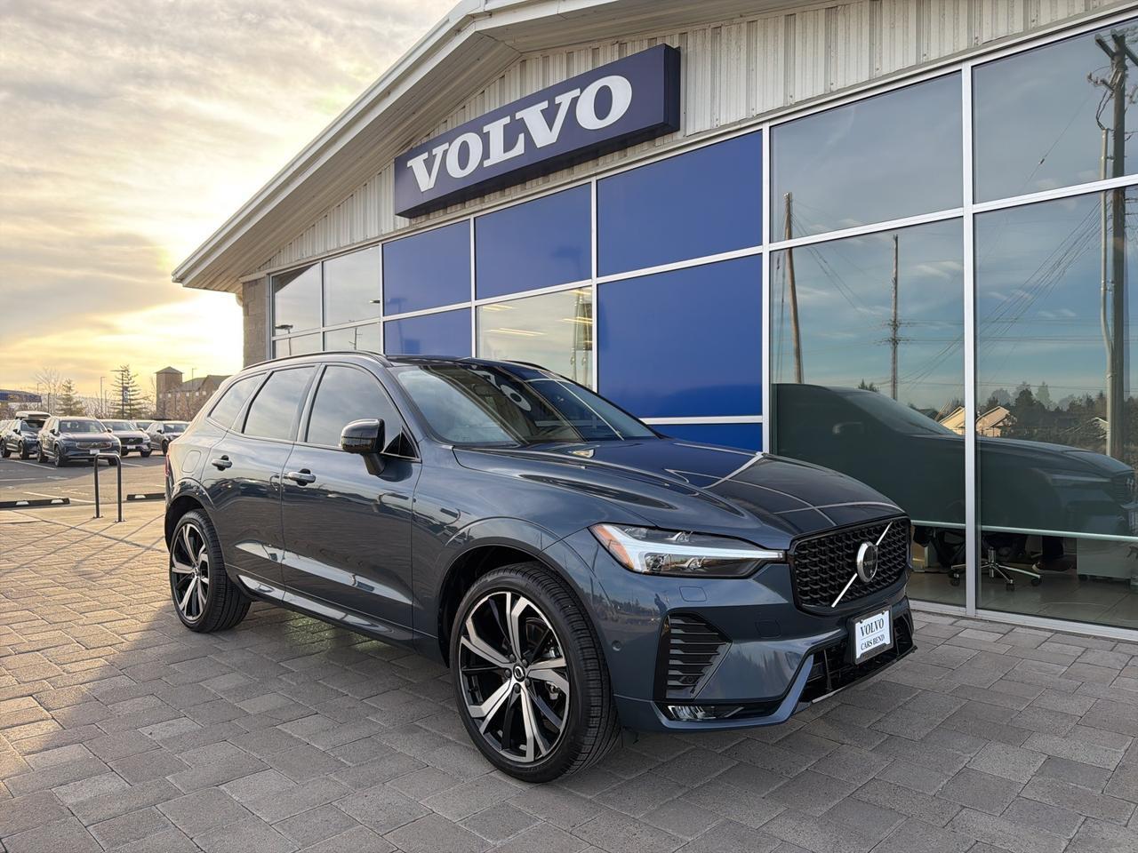 2024 Volvo XC60 B5 Ultimate Dark Theme