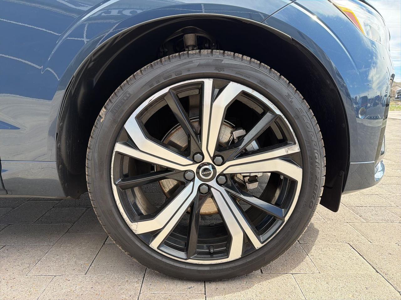 2024 Volvo XC60 B5 Ultimate Dark Theme Bend OR