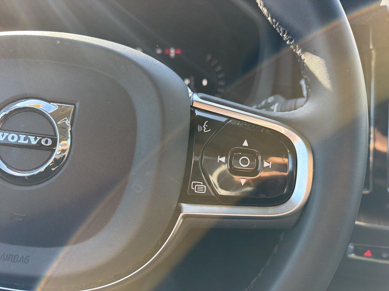 2024 Volvo XC60 B5 Ultimate Dark Theme Gaithersburg MD