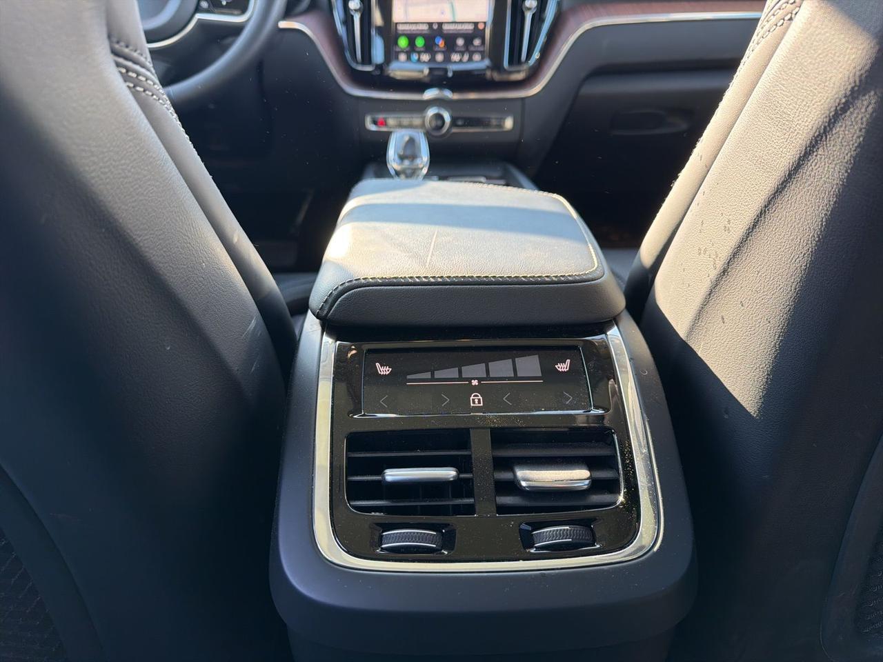 2024 Volvo XC60 B5 Ultimate Dark Theme Gaithersburg MD