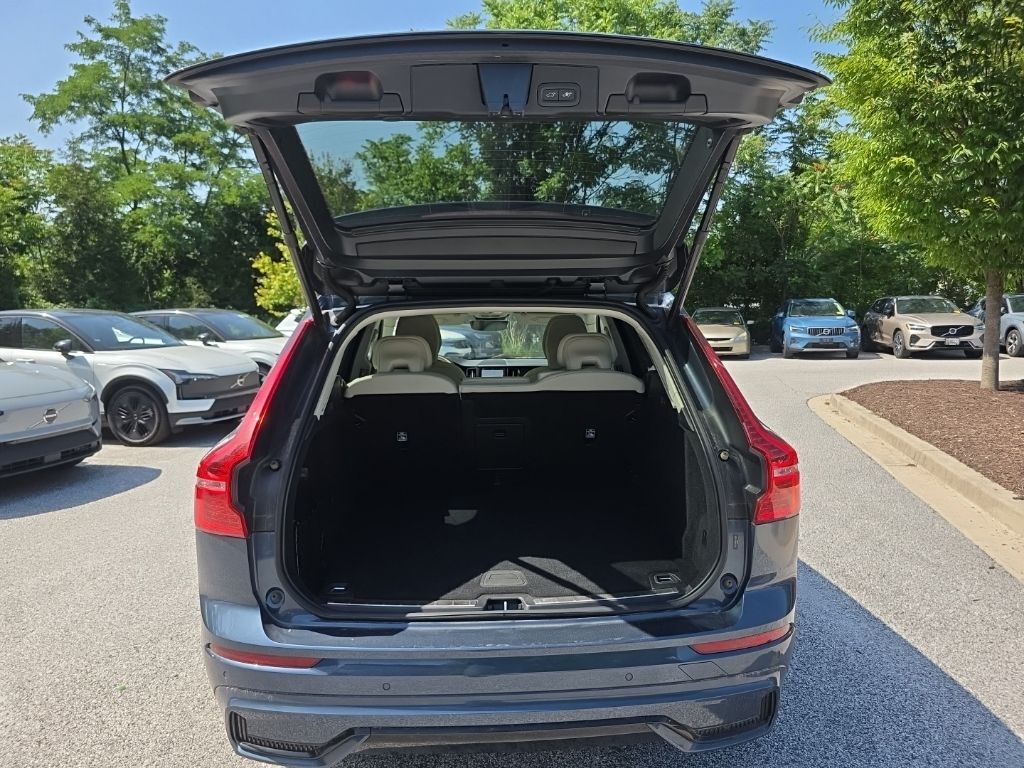 2024 Volvo XC60 B5 Ultimate Dark Theme Hunt Valley MD