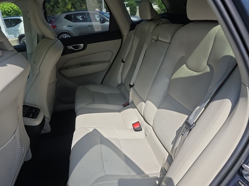 2024 Volvo XC60 B5 Ultimate Dark Theme Hunt Valley MD