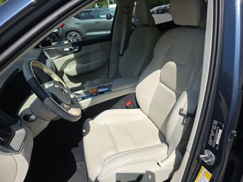 2024 Volvo XC60 B5 Ultimate Dark Theme Hunt Valley MD