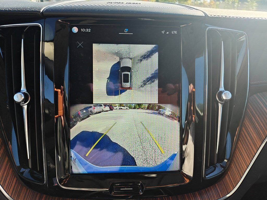 2024 Volvo XC60 B5 Ultimate Dark Theme Hunt Valley MD