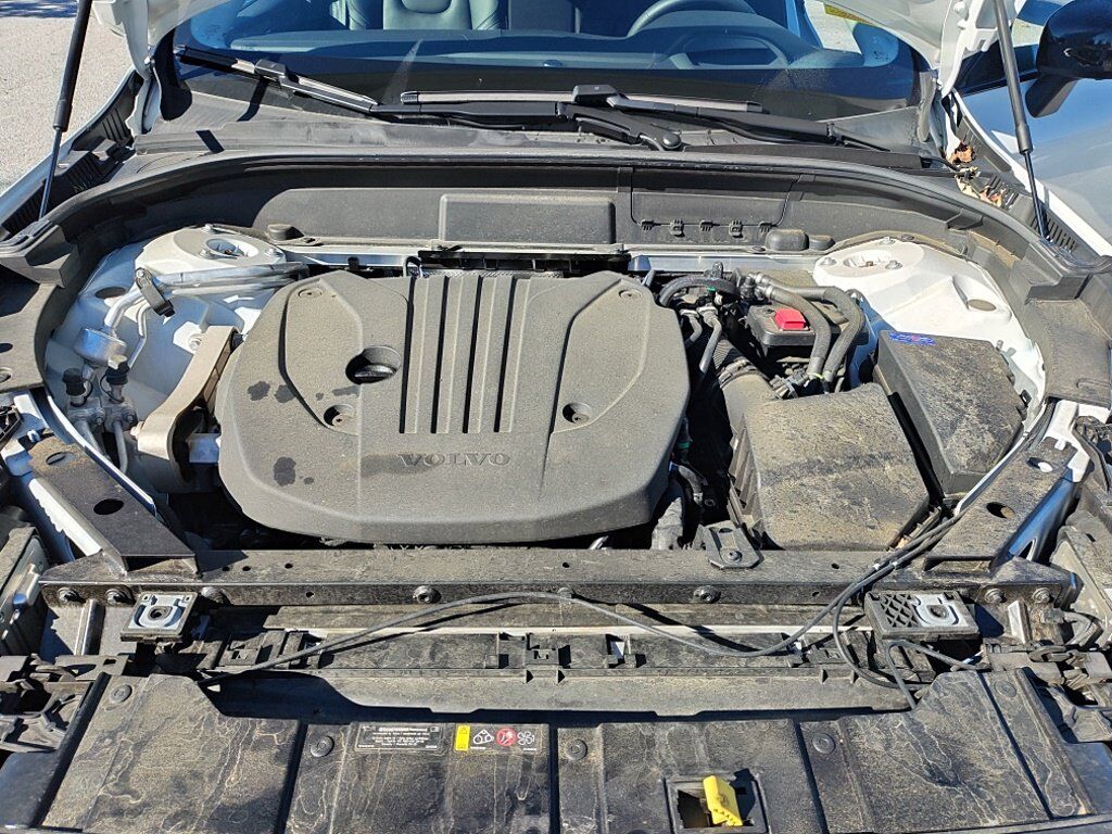 2024 Volvo XC60 B5 Ultimate Dark Theme Hunt Valley MD