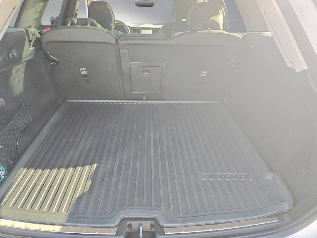 2024 Volvo XC60 B5 Ultimate Dark Theme Hunt Valley MD