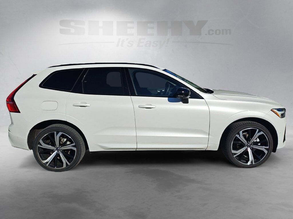 2024 Volvo XC60 B5 Ultimate Dark Theme Hunt Valley MD
