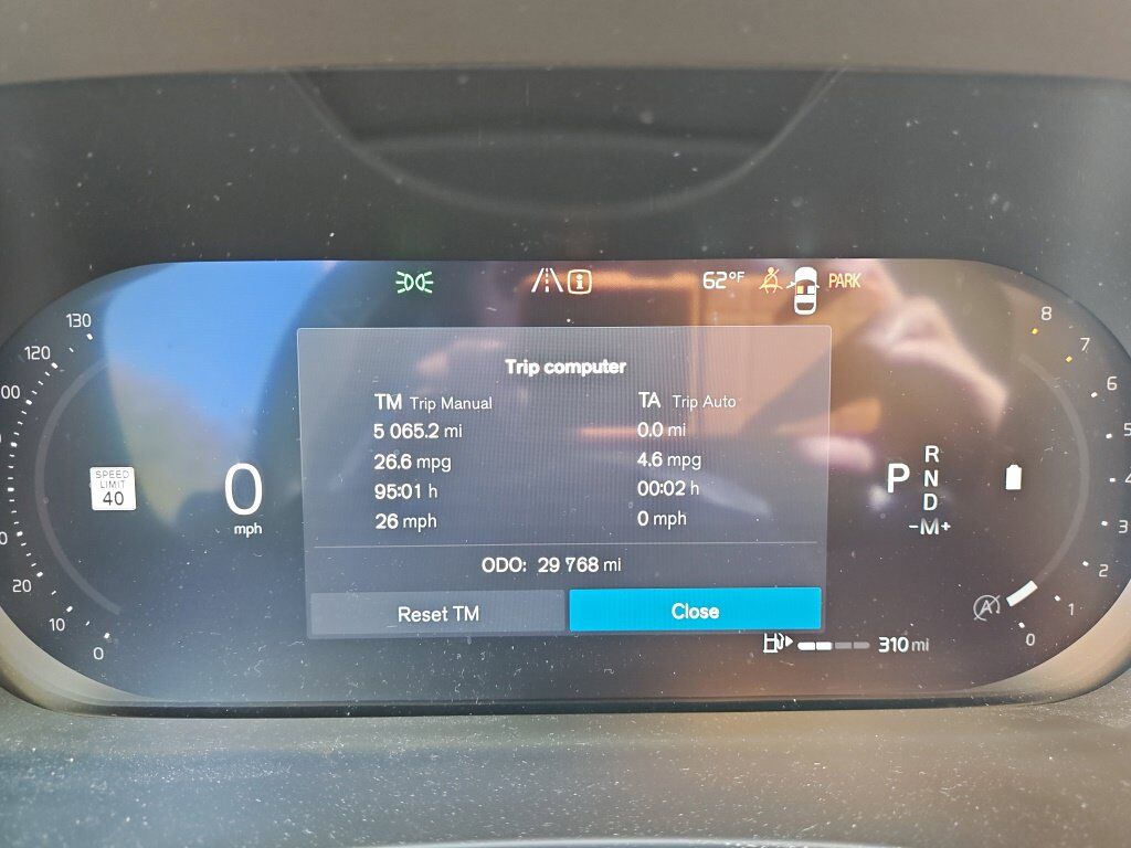 2024 Volvo XC60 B5 Ultimate Dark Theme Hunt Valley MD