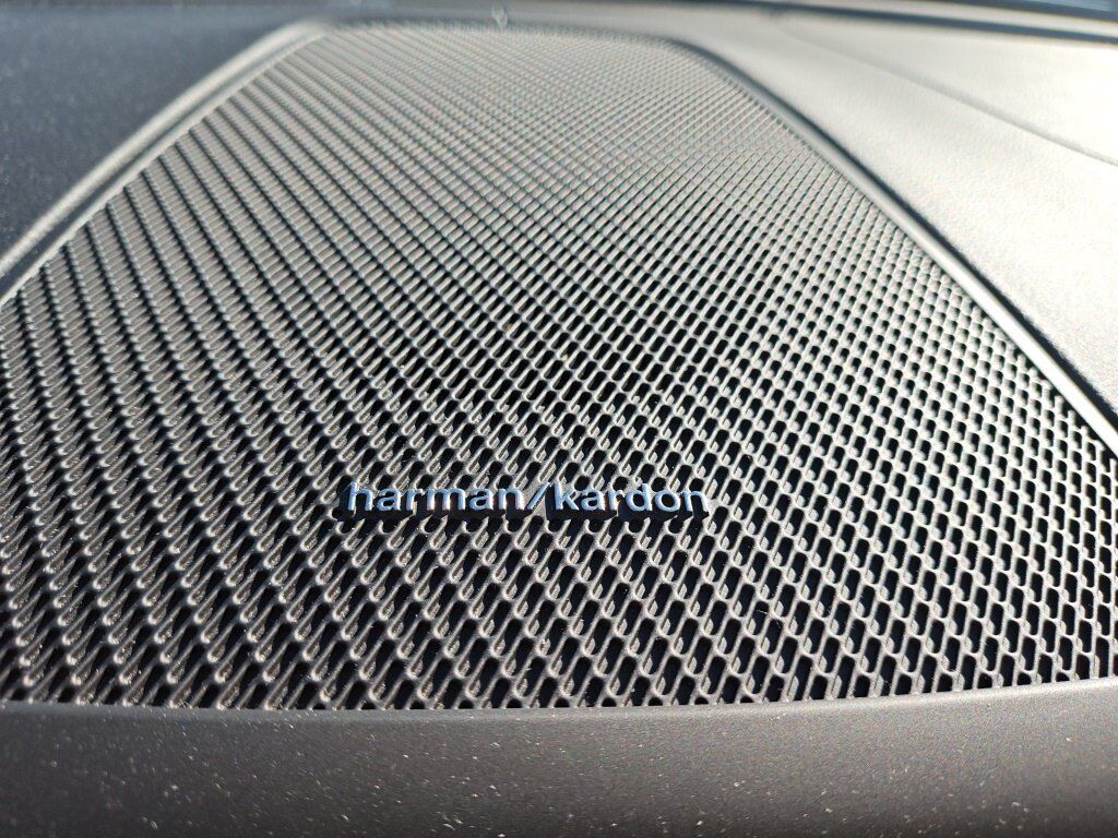 2024 Volvo XC60 B5 Ultimate Dark Theme Hunt Valley MD