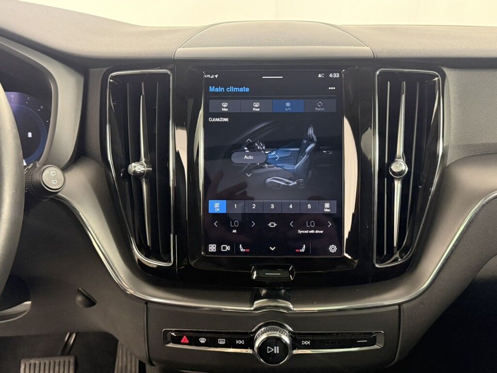 2024 Volvo XC60 Core Dark Theme AWD Maumee OH