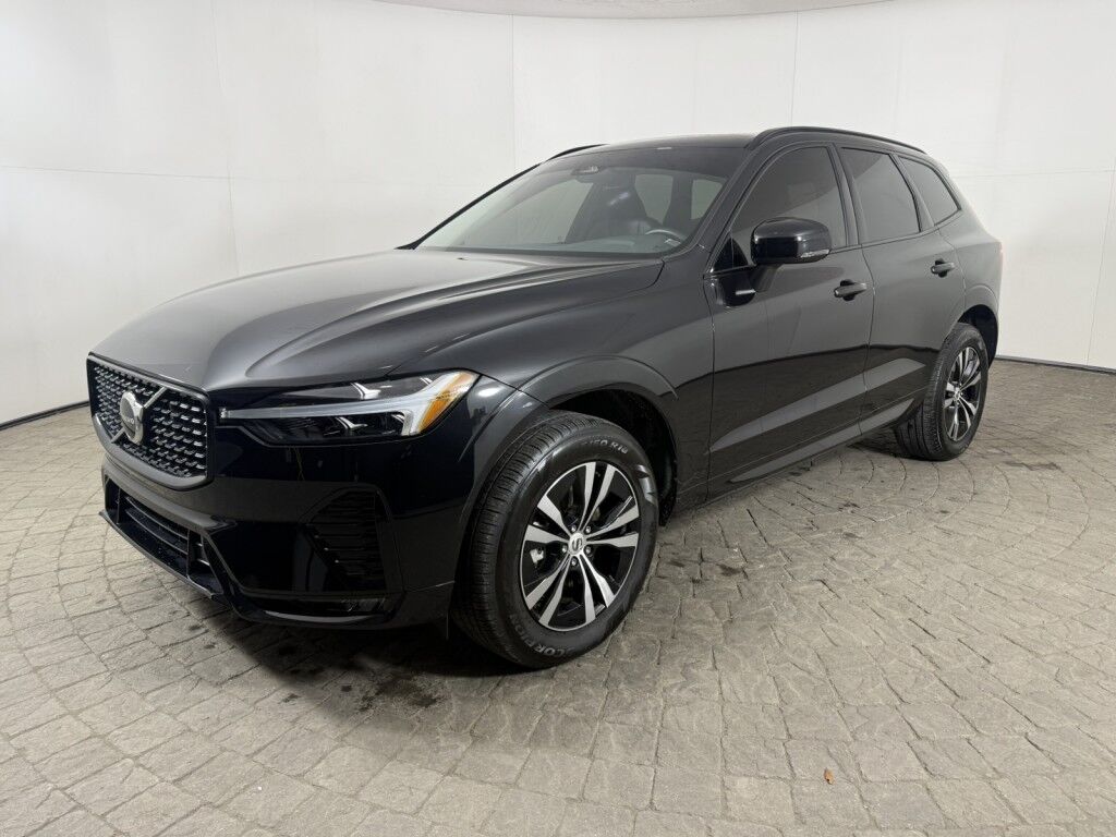 2024 Volvo XC60 Core Dark Theme AWD Maumee OH