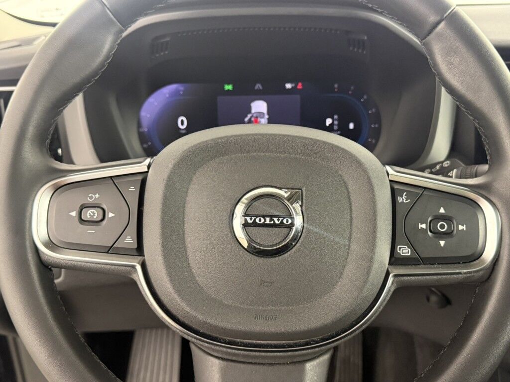 2024 Volvo XC60 Core Dark Theme AWD Maumee OH