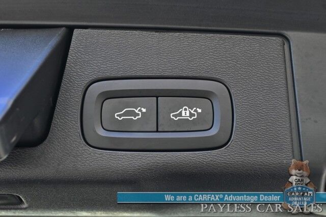 2024 Volvo XC60 Core Dark Theme / AWD / Power & Heated Leather Seats / Navigation / Panoramic Sunroof / Adaptive Cruise / Blind Spot & Lane Alert / Apple CarPlay & Android Auto / Back Up Camera / Keyless Entry & Start / 1-Owner Anchorage AK