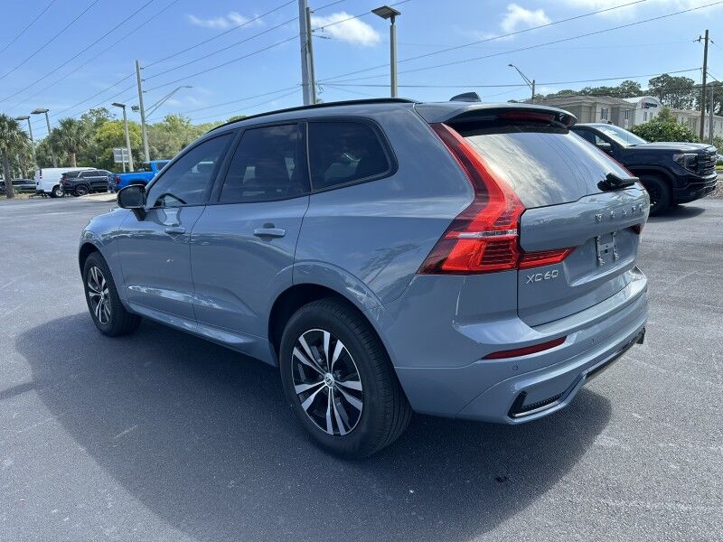 2024 Volvo XC60 Core Dark Theme