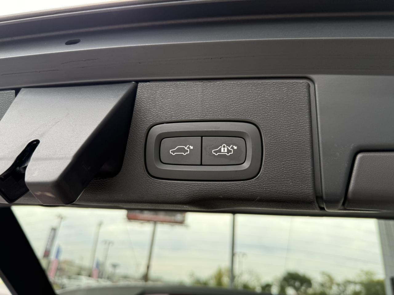 2024 Volvo XC60 Core Dark Theme Knoxville TN