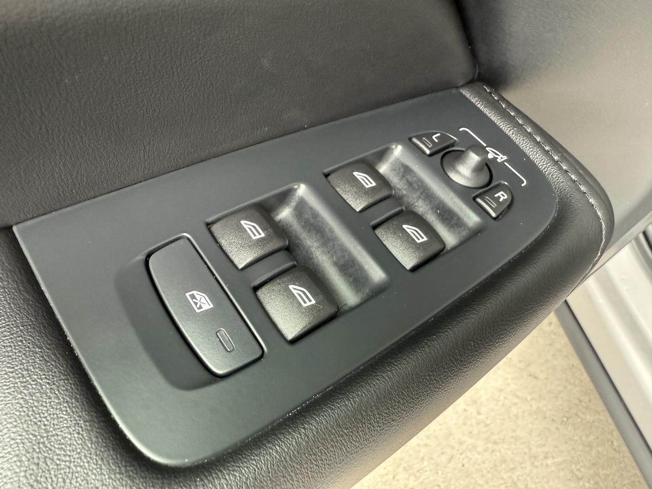 2024 Volvo XC60 Core Dark Theme Knoxville TN