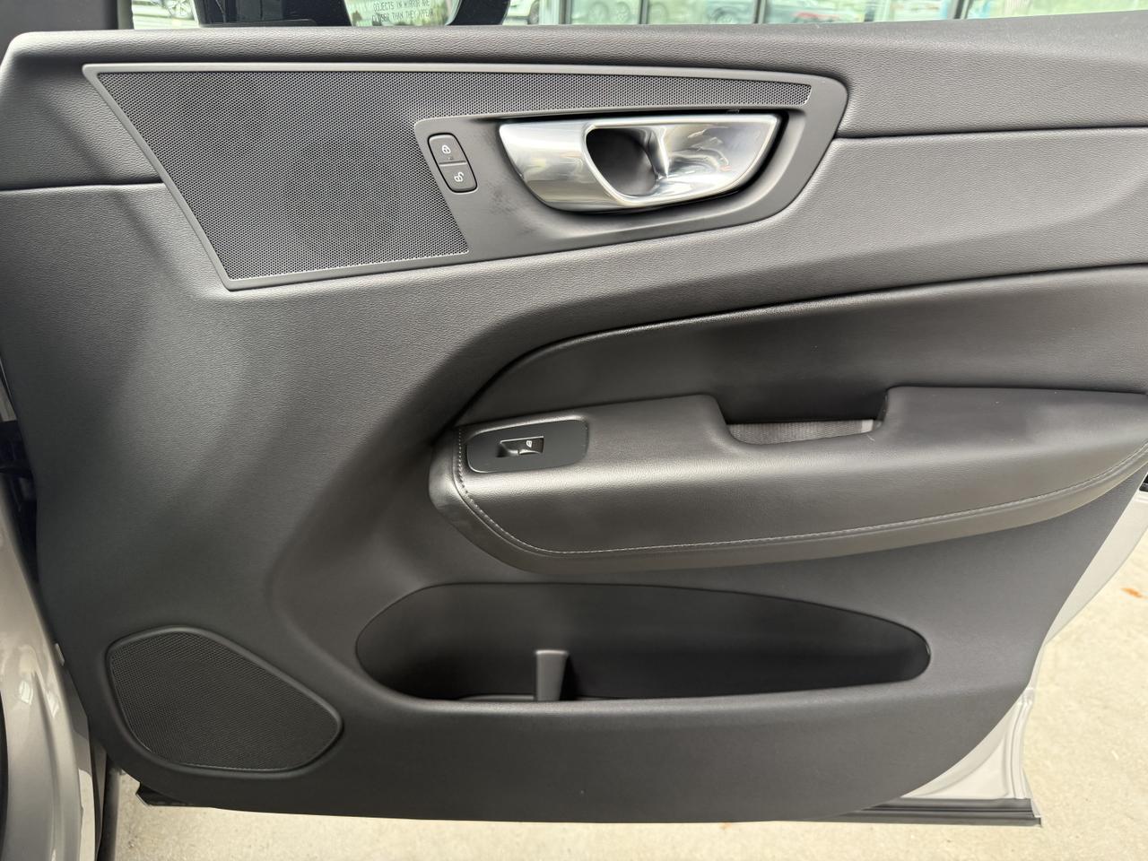 2024 Volvo XC60 Core Dark Theme Knoxville TN