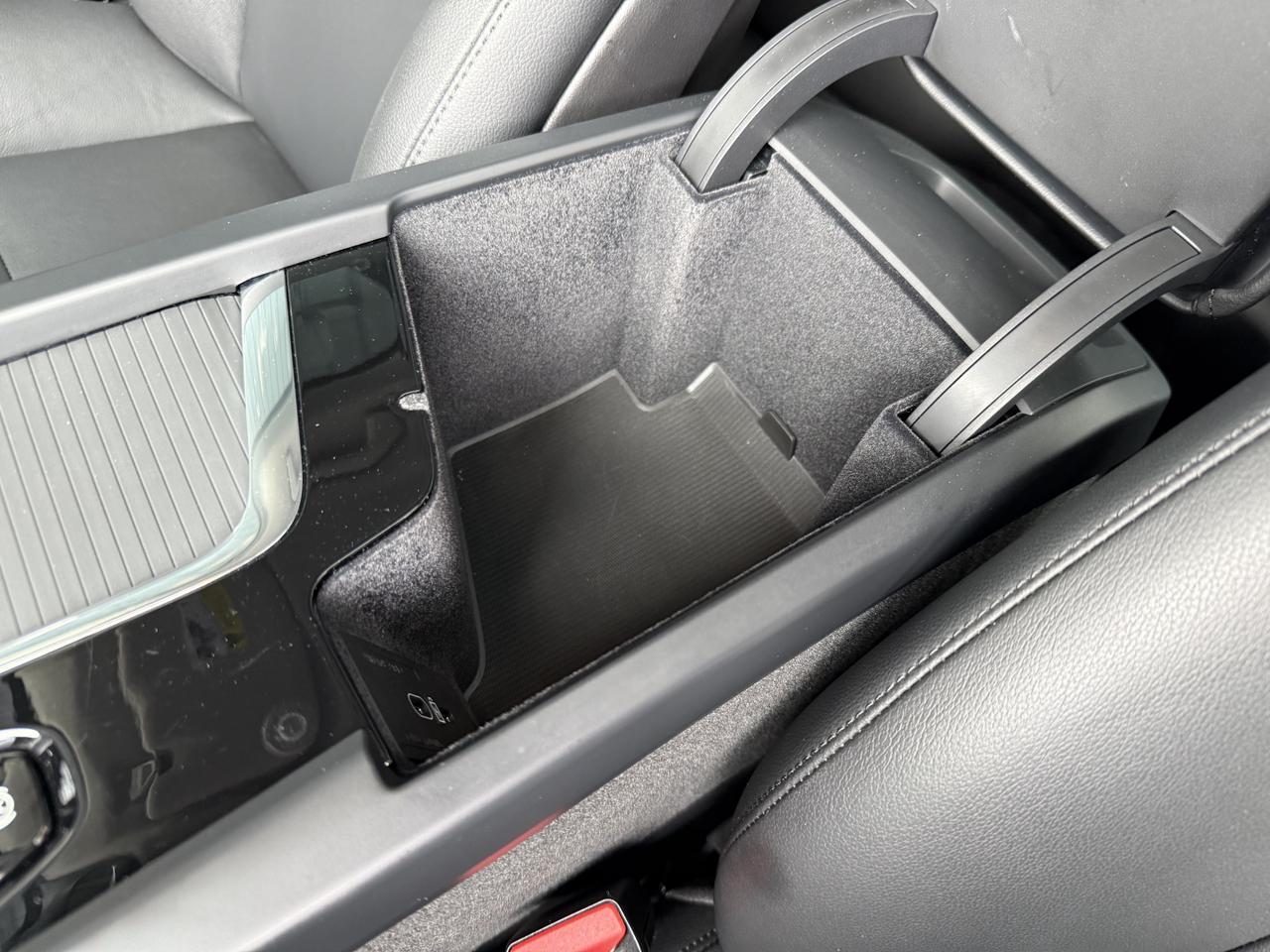 2024 Volvo XC60 Core Dark Theme Knoxville TN