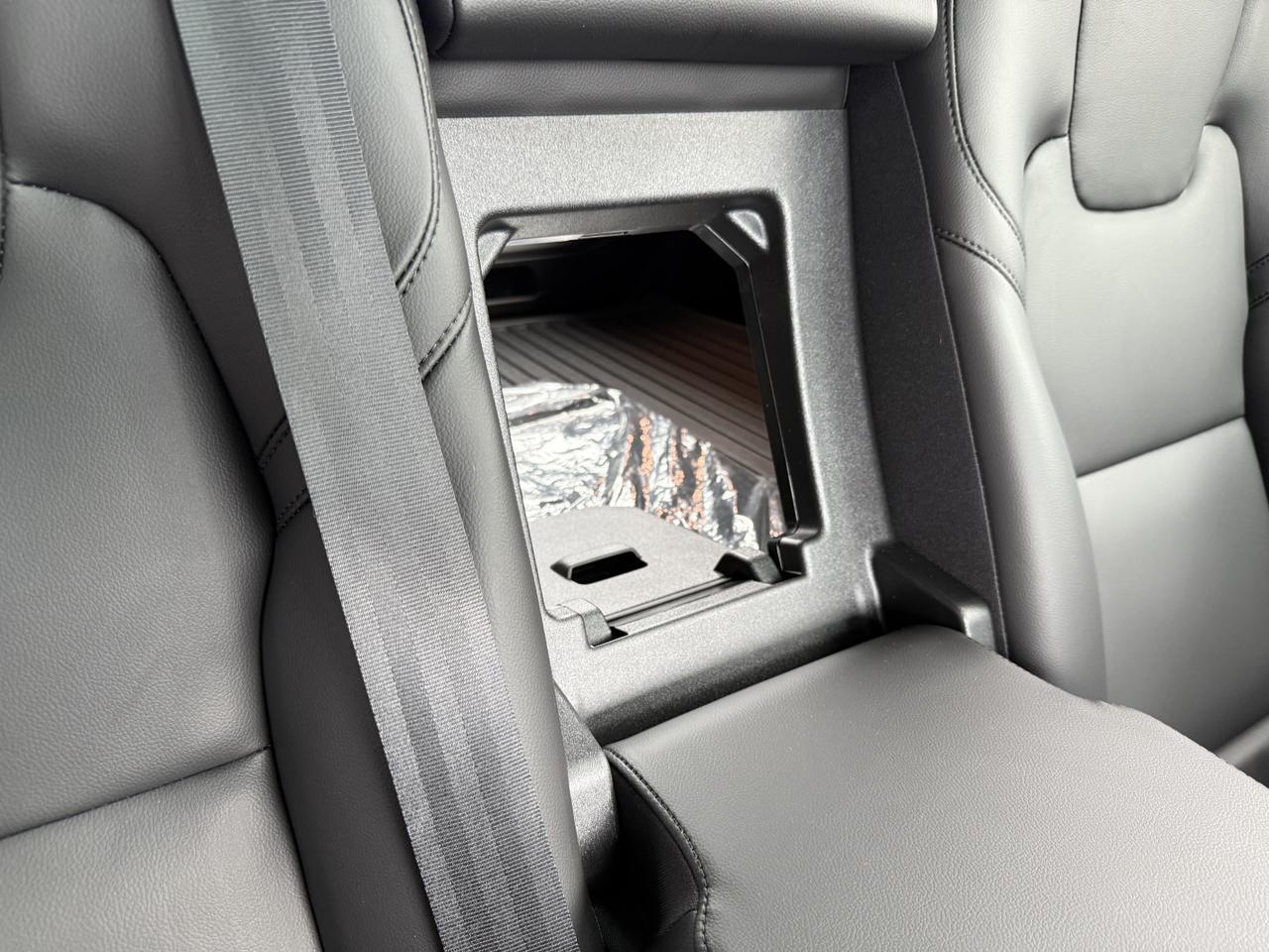 2024 Volvo XC60 Core Dark Theme Knoxville TN