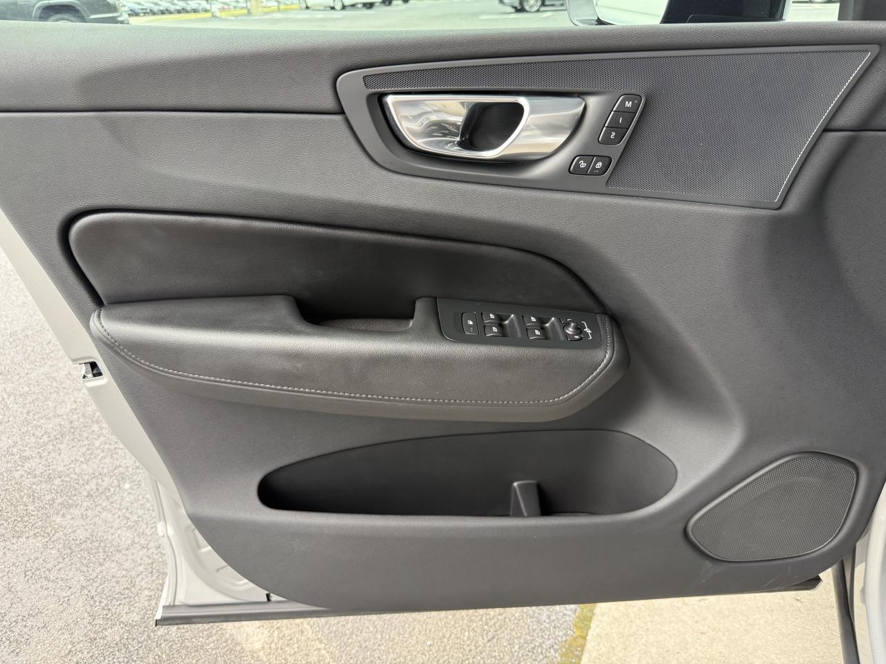 2024 Volvo XC60 Core Dark Theme Knoxville TN