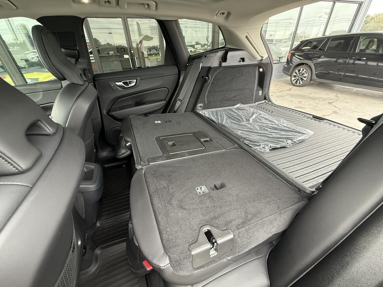 2024 Volvo XC60 Core Dark Theme Knoxville TN