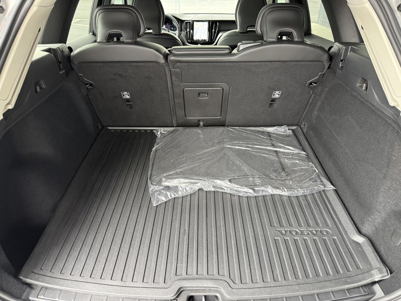 2024 Volvo XC60 Core Dark Theme Knoxville TN