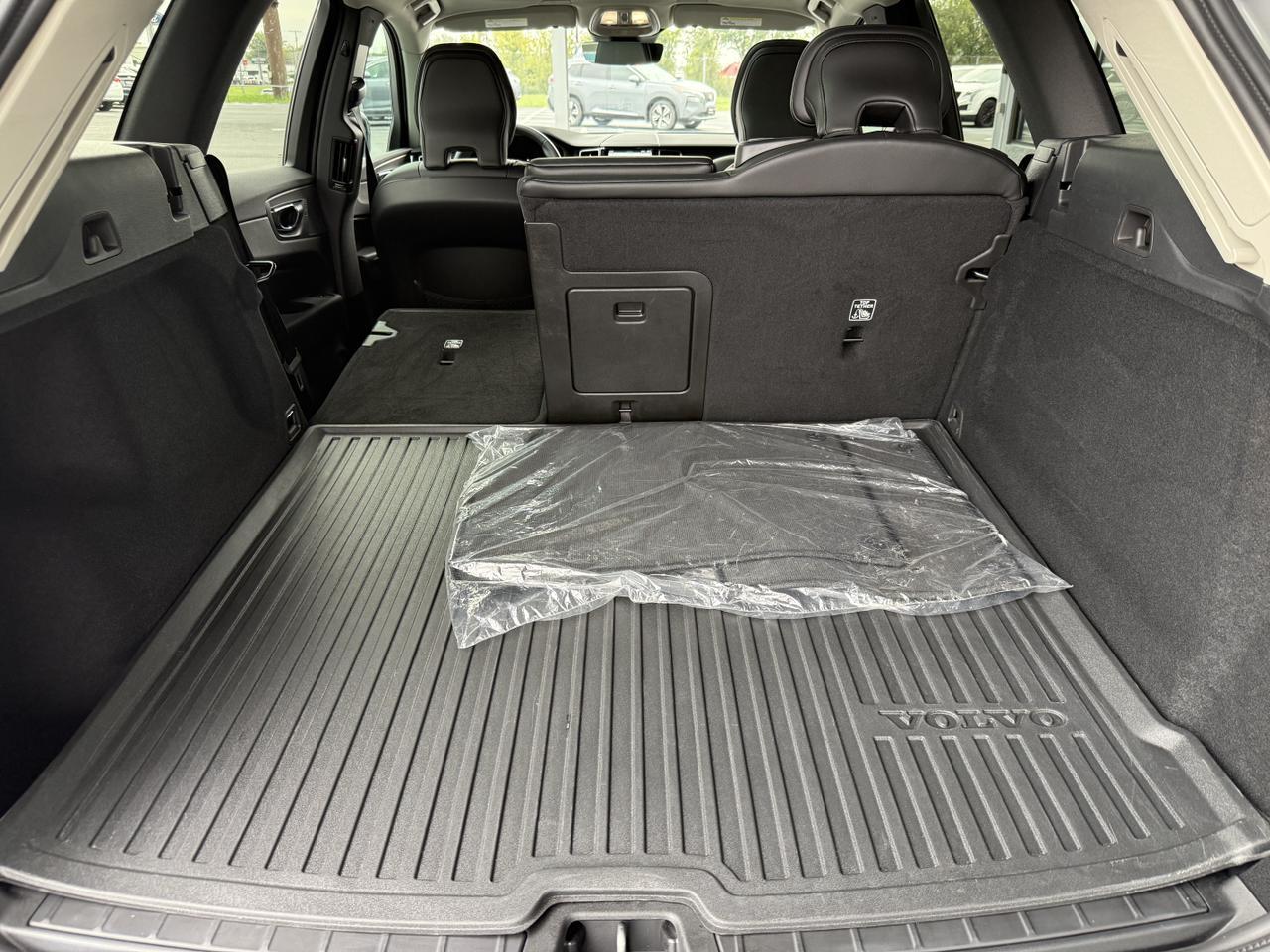 2024 Volvo XC60 Core Dark Theme Knoxville TN