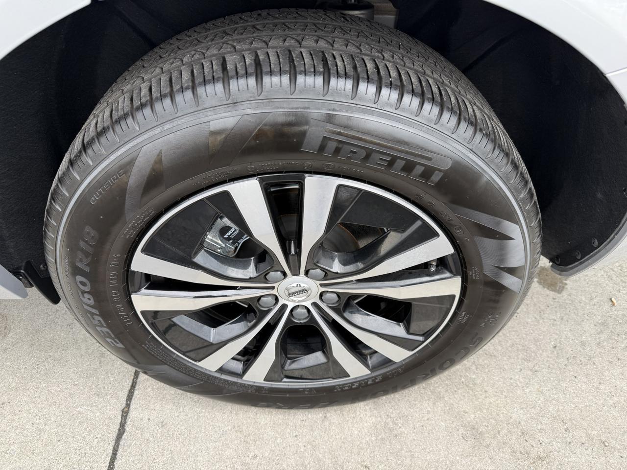 2024 Volvo XC60 Core Dark Theme Knoxville TN