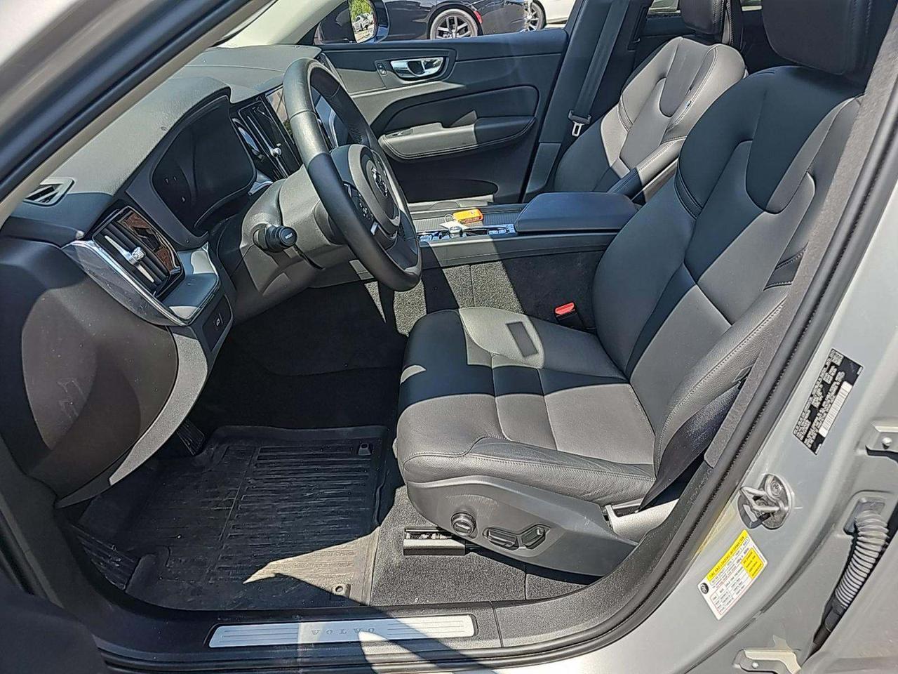 2024 Volvo XC60 Core Dark Theme Knoxville TN