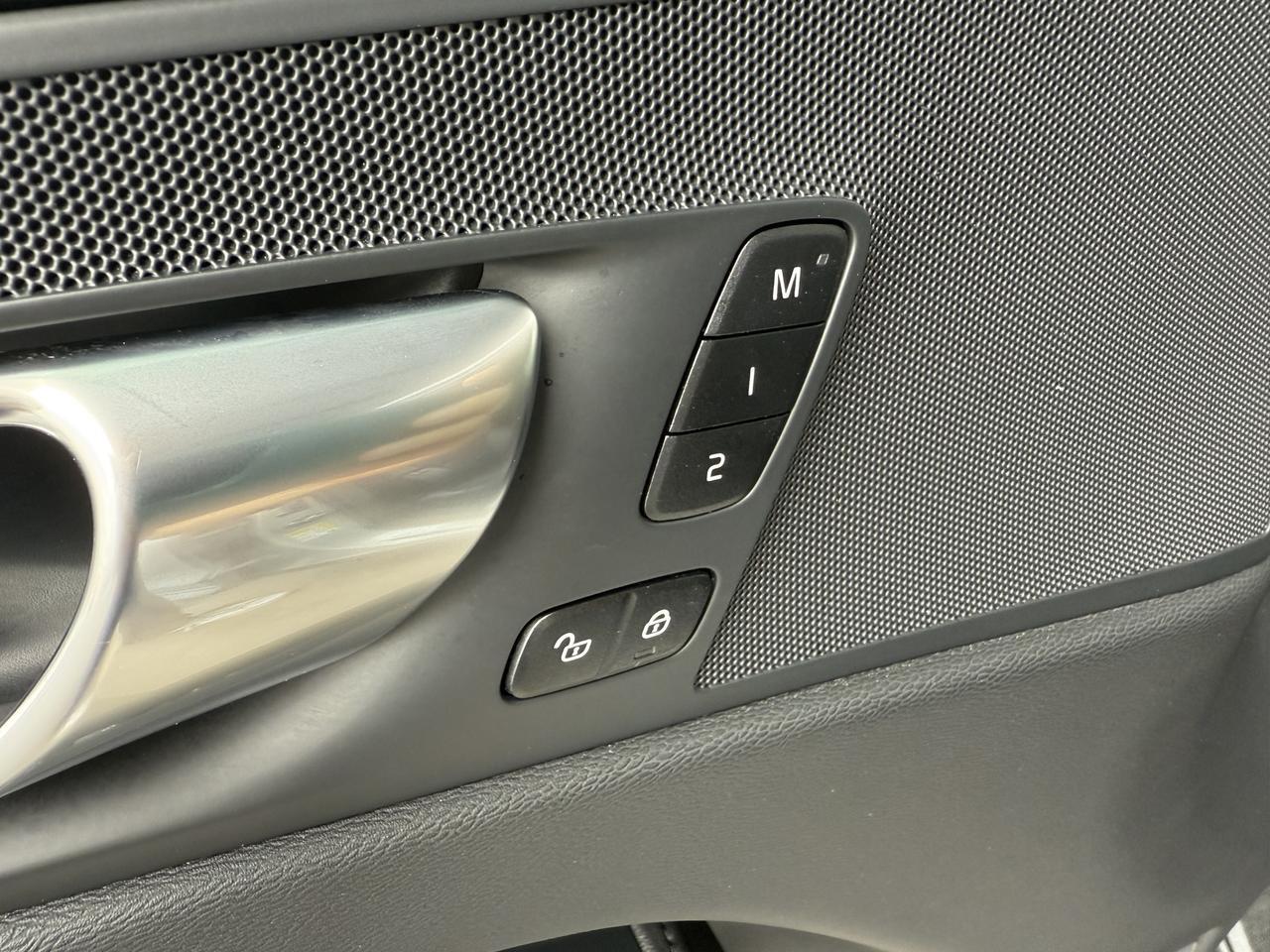 2024 Volvo XC60 Core Dark Theme Knoxville TN