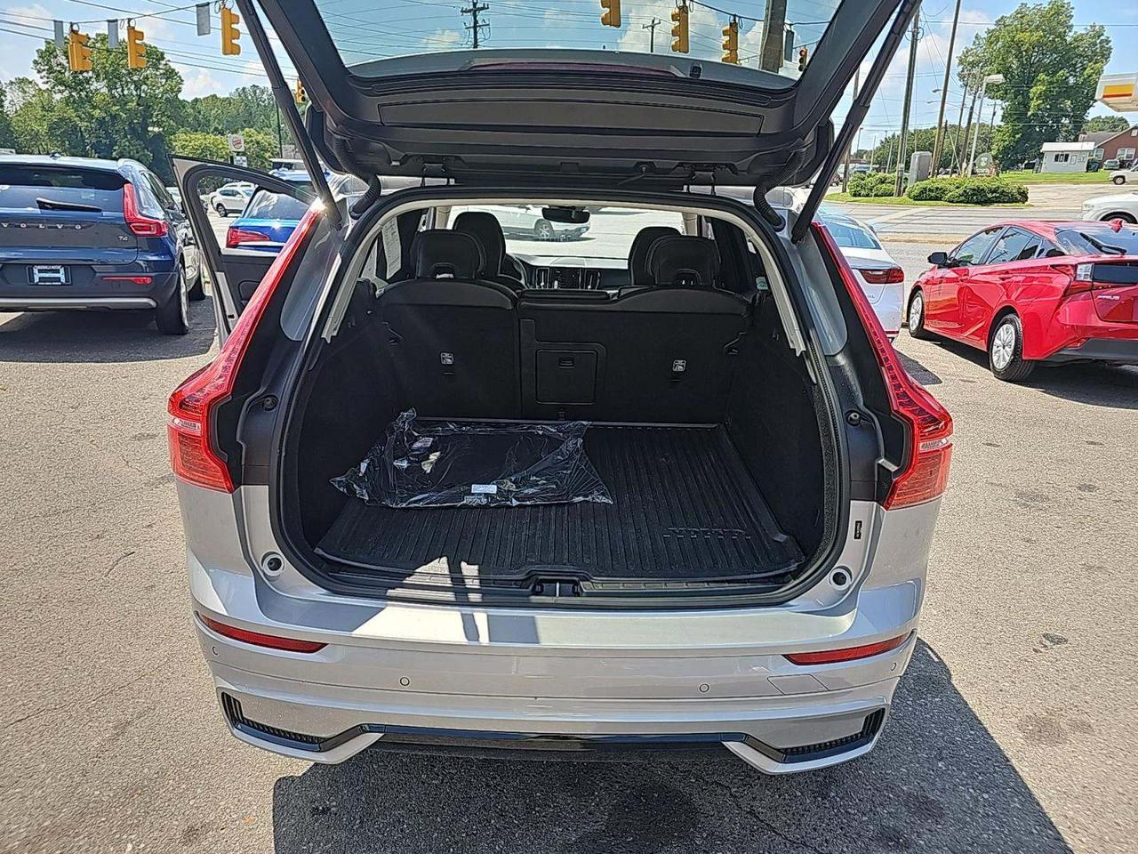 2024 Volvo XC60 Core Dark Theme Knoxville TN