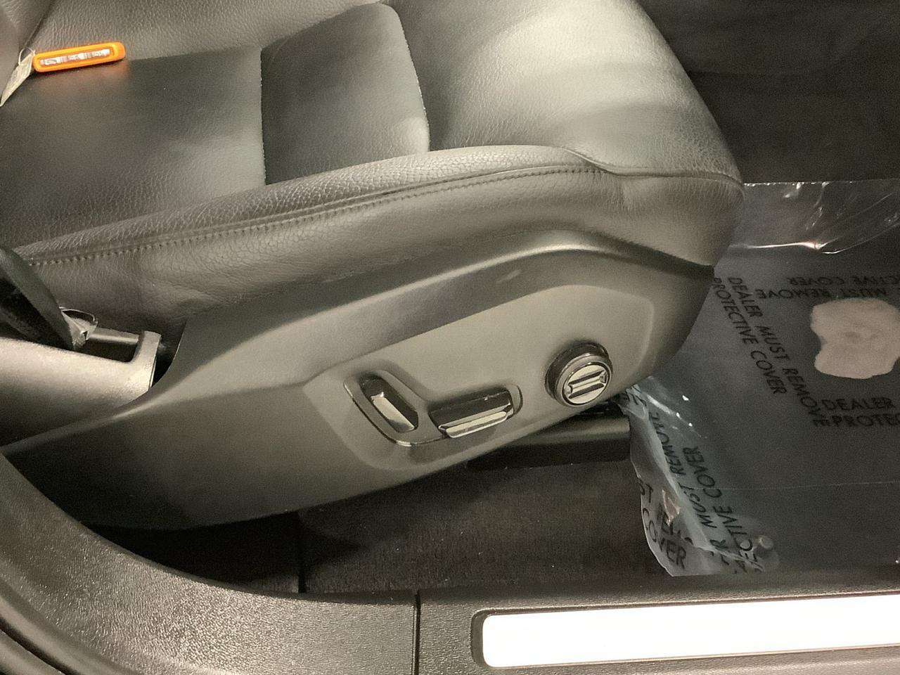 2024 Volvo XC60 Plus Dark Theme New Braunfels TX