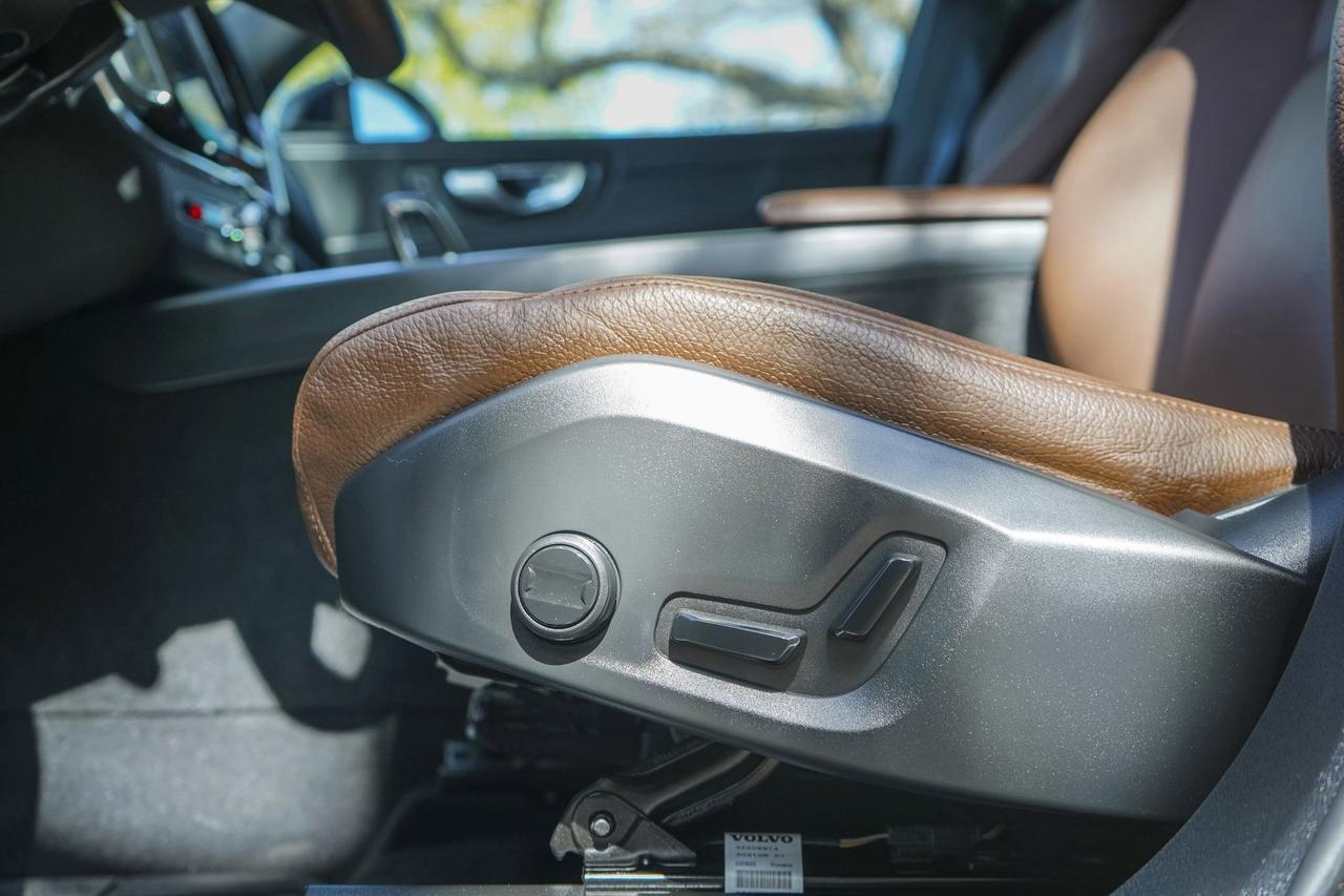 2024 Volvo XC60 Plus Dark Theme San Antonio TX