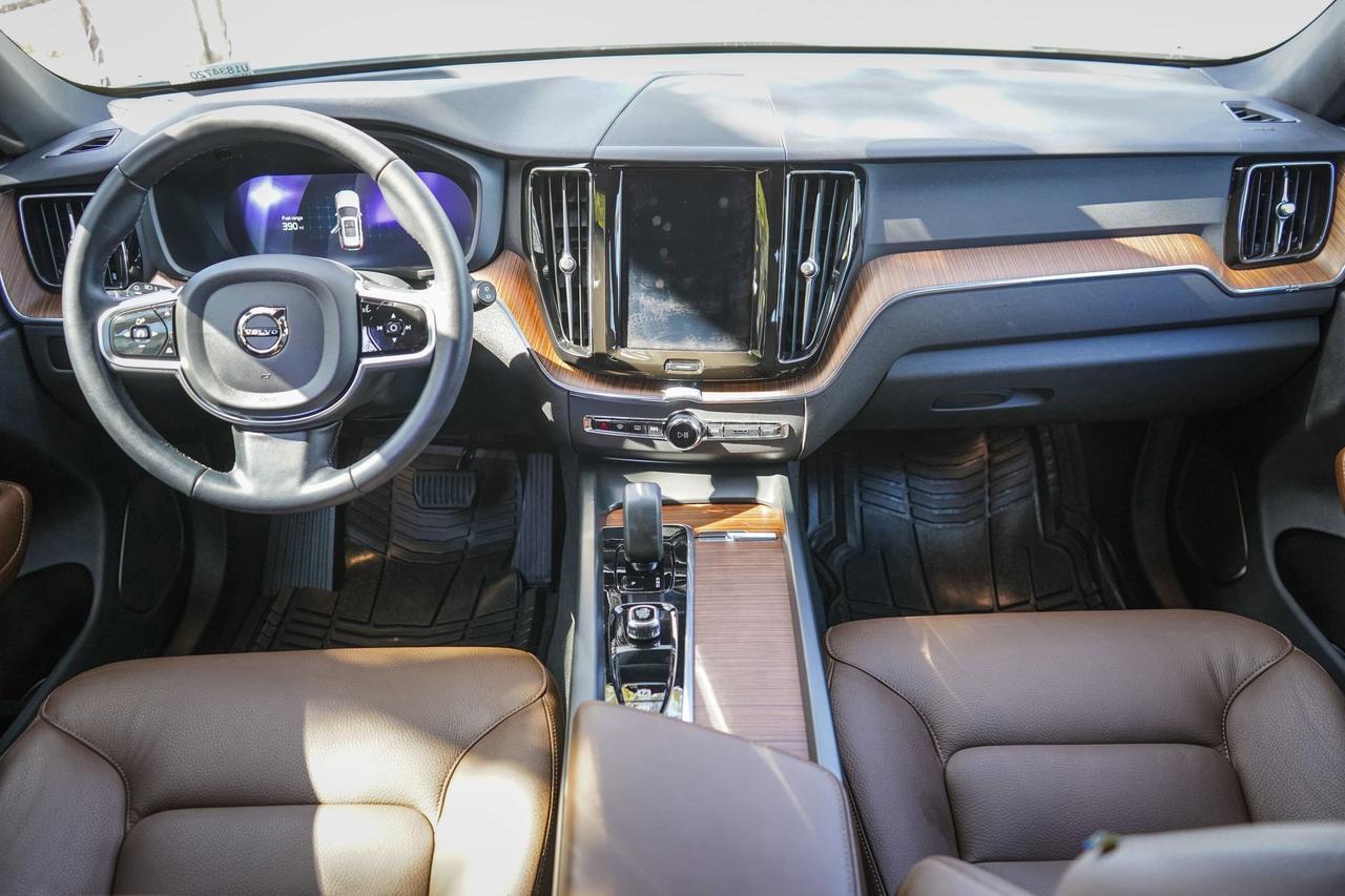 2024 Volvo XC60 Plus Dark Theme San Antonio TX