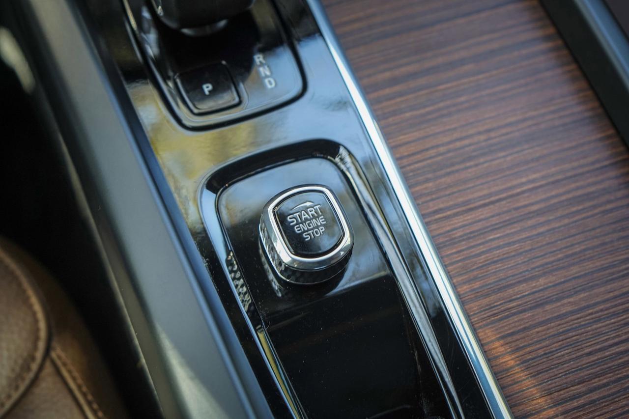 2024 Volvo XC60 Plus Dark Theme San Antonio TX