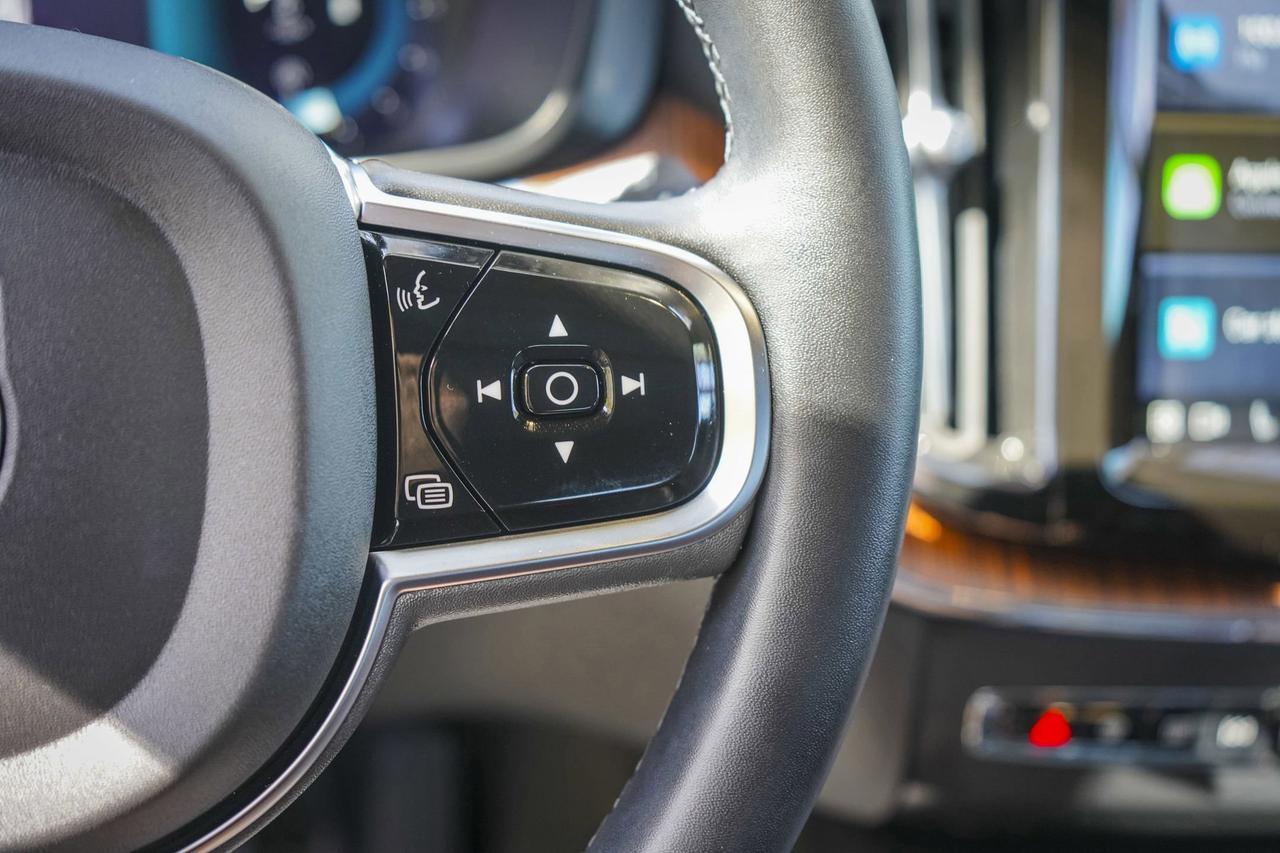 2024 Volvo XC60 Plus Dark Theme San Antonio TX