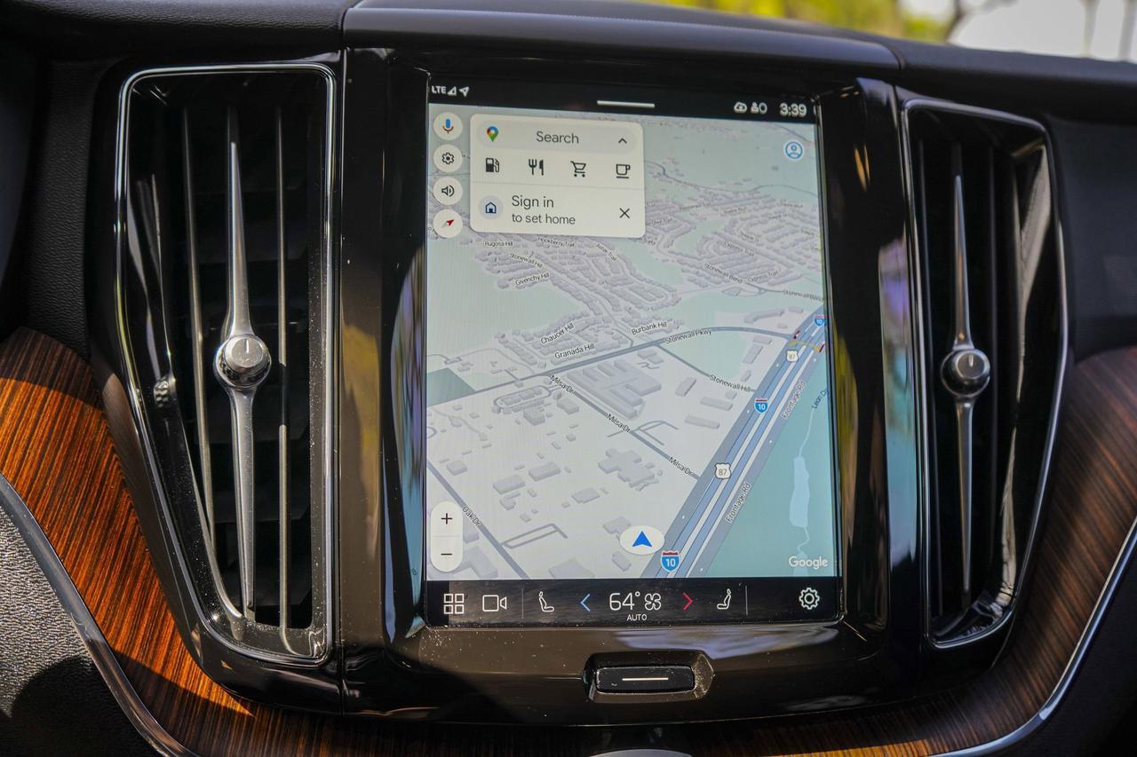 2024 Volvo XC60 Plus Dark Theme San Antonio TX