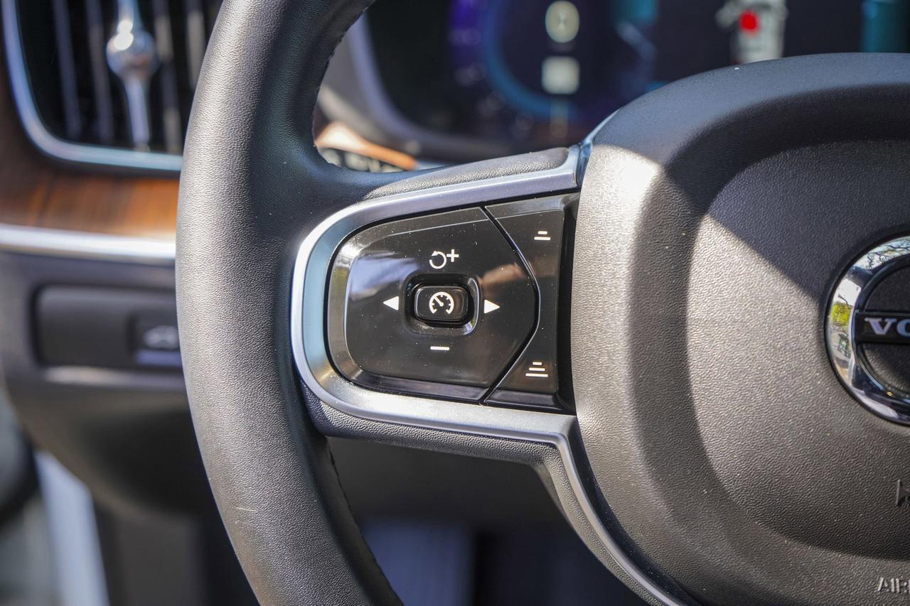 2024 Volvo XC60 Plus Dark Theme San Antonio TX