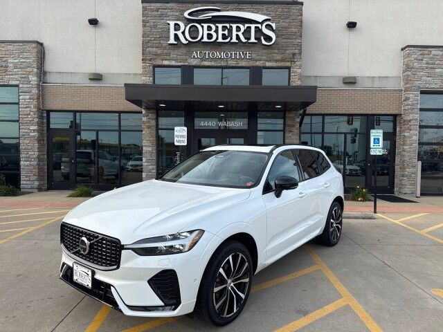 2024 Volvo XC60 Plus Dark Theme
