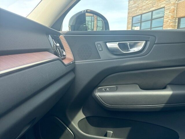 2024 Volvo XC60 Plus Dark Theme Springfield IL