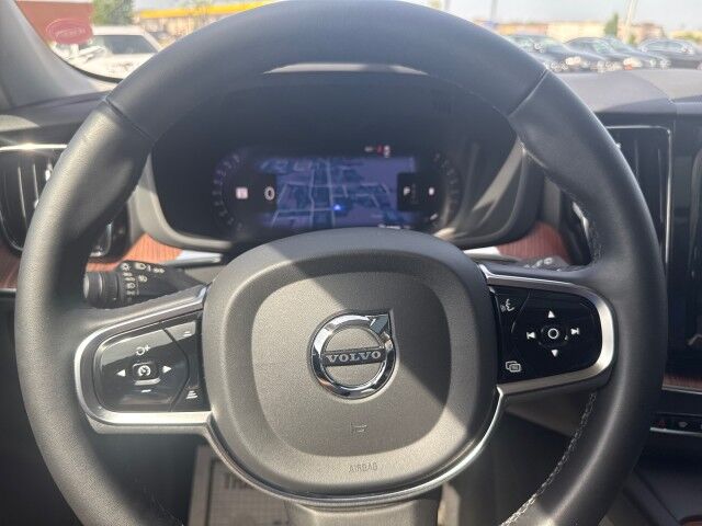 2024 Volvo XC60 Plus Dark Theme Springfield IL