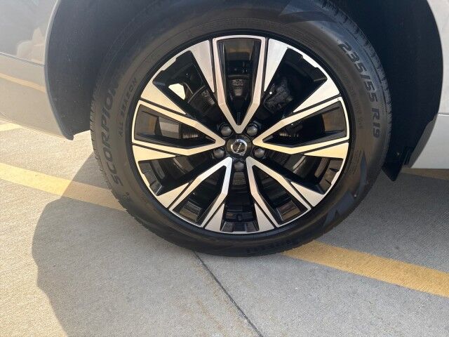 2024 Volvo XC60 Plus Dark Theme Springfield IL