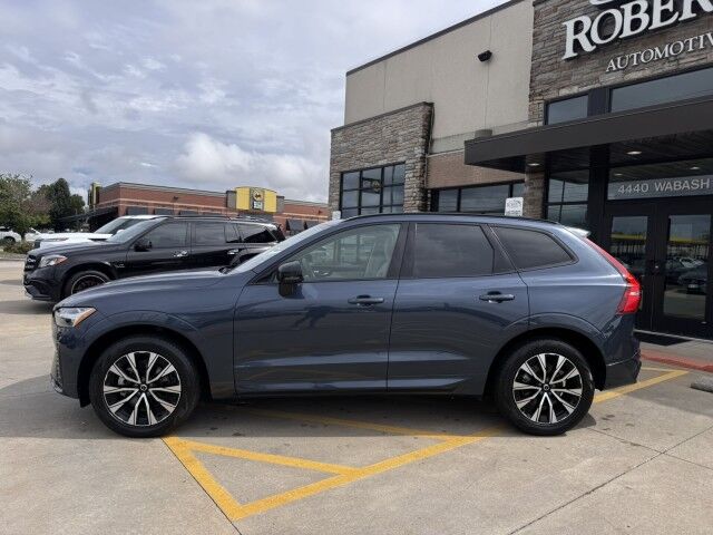 2024 Volvo XC60 Plus Dark Theme