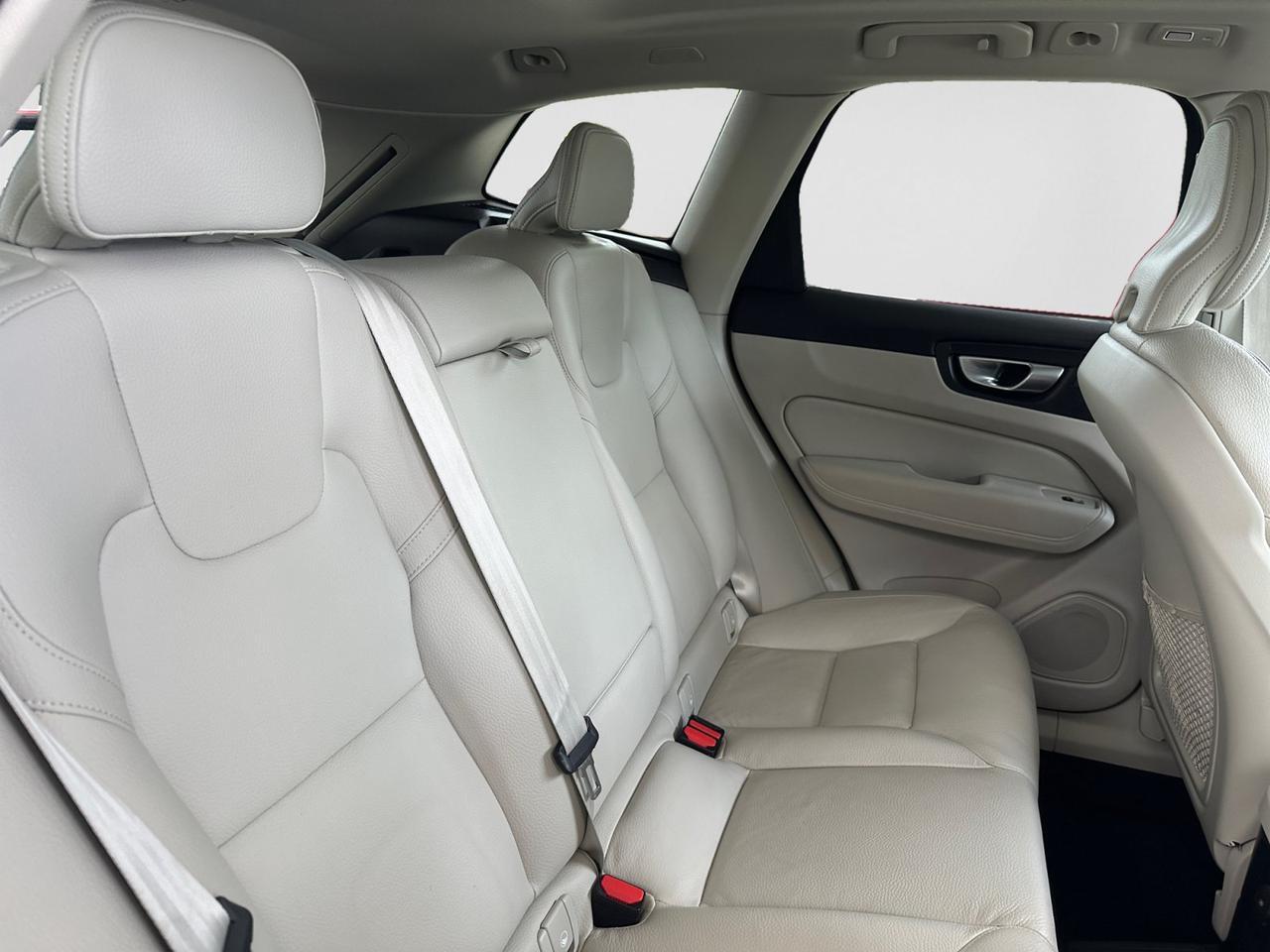 2024 Volvo XC60 Recharge Plug-In Hybrid Core Dark Theme  Selma TX