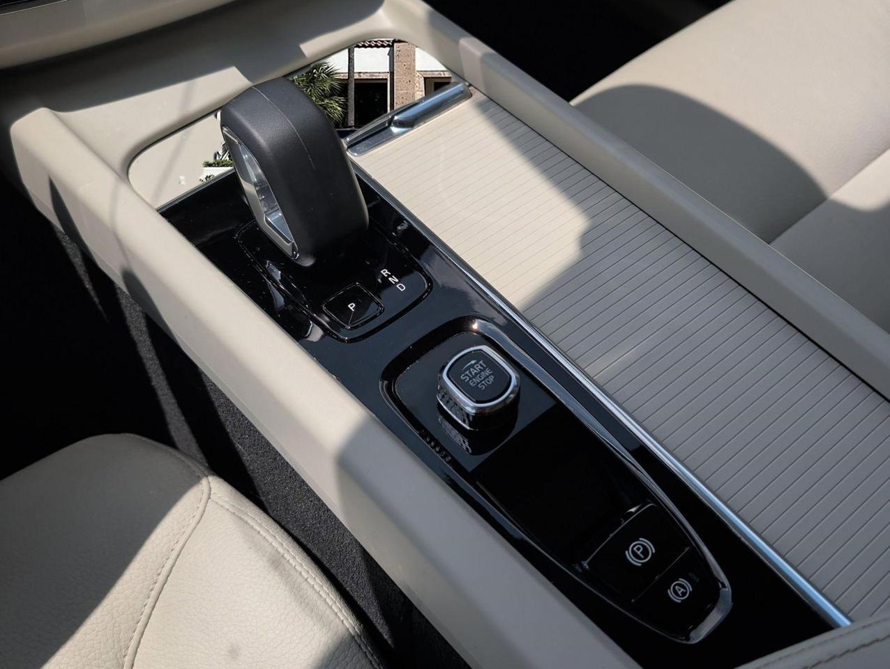 2024 Volvo XC60 Recharge Plug-In Hybrid Core Dark Theme San Juan TX