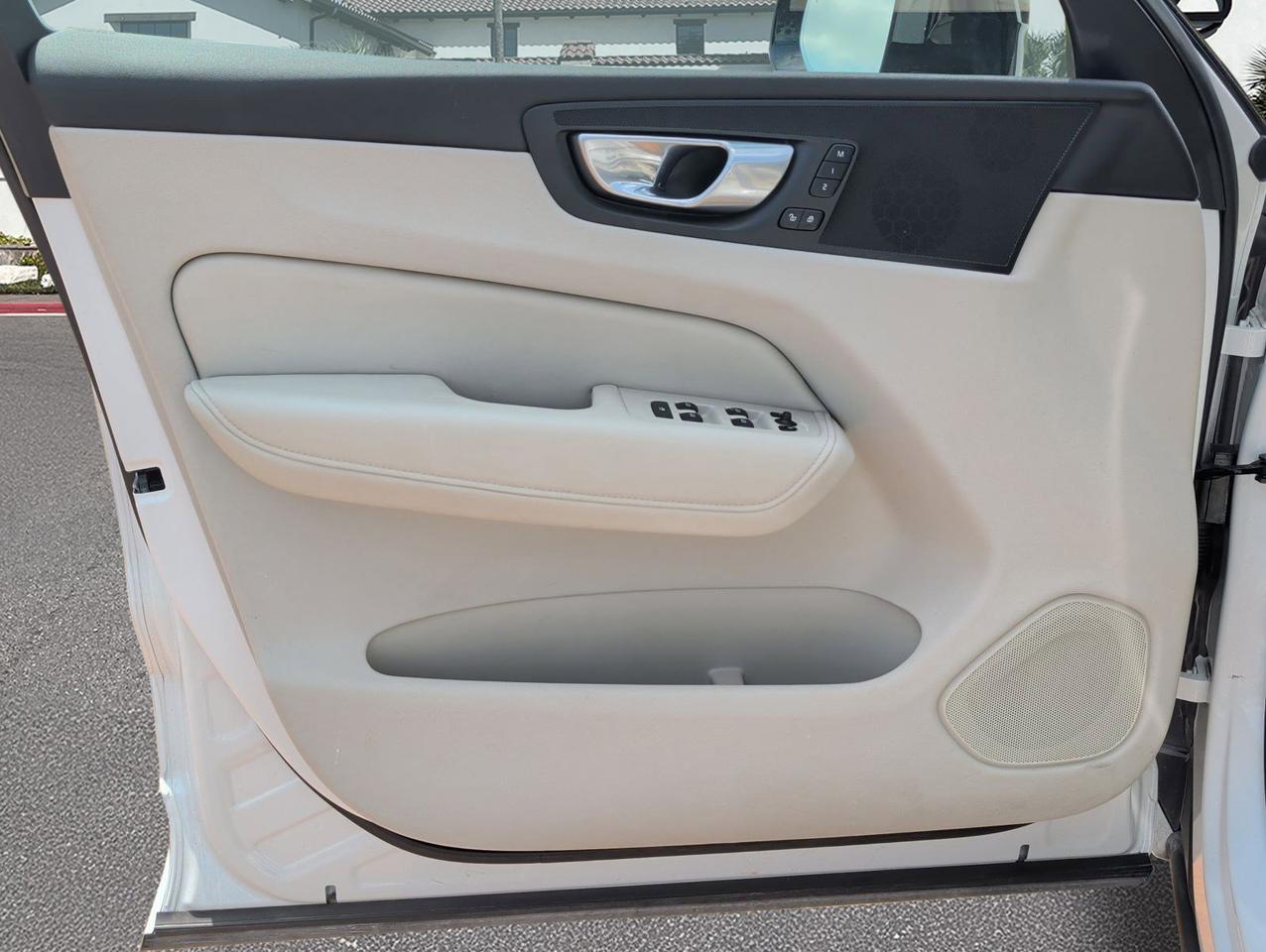 2024 Volvo XC60 Recharge Plug-In Hybrid Core Dark Theme San Juan TX